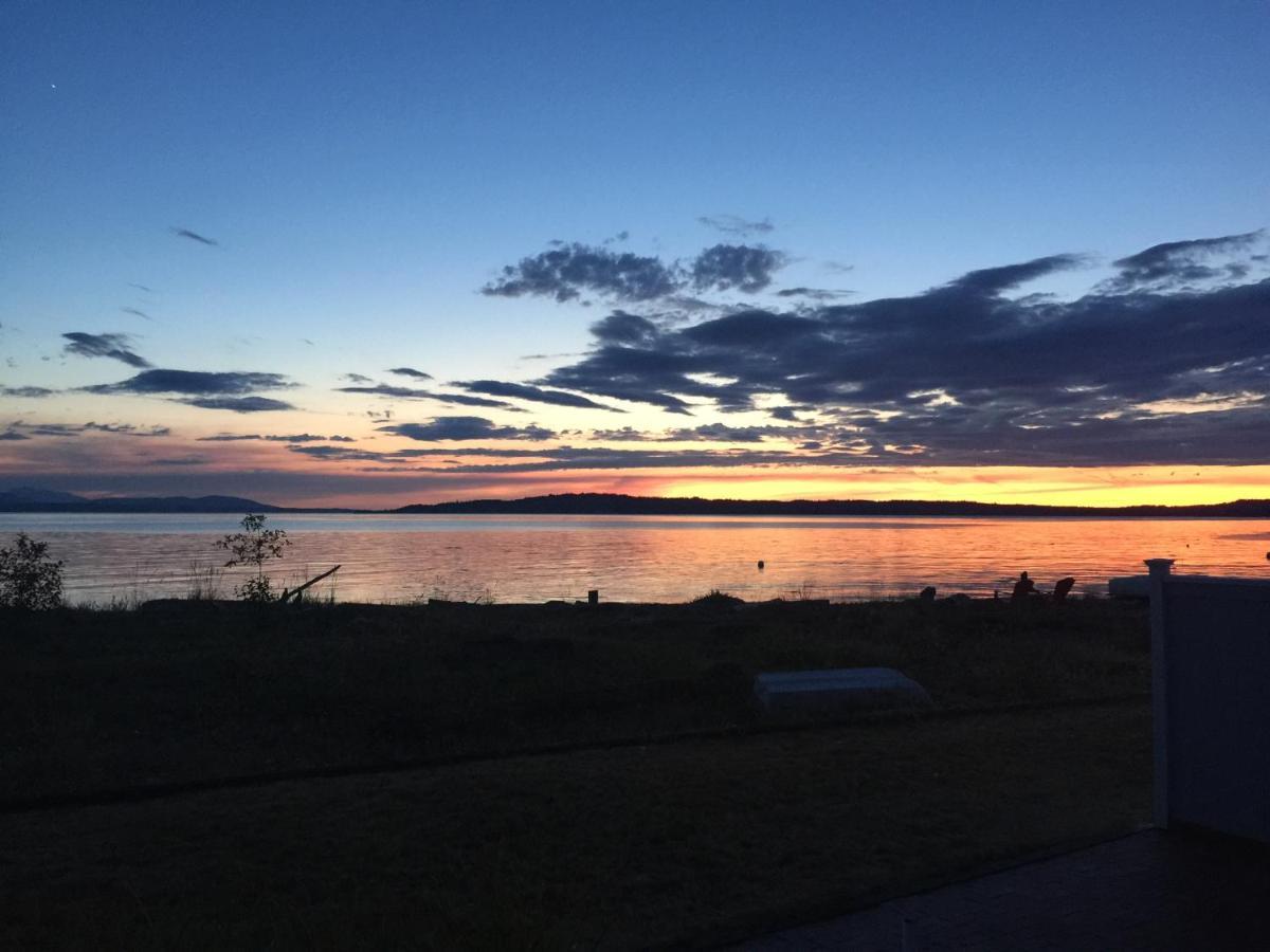 Maxwelton Beach Sunsets! Kayaks & Paddleboards! 1 Min Walk To The Water! คลินตัน ภายนอก รูปภาพ